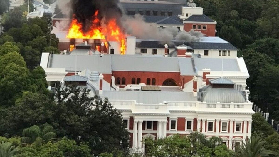 Un incendie déclaré au Parlement sud-africain