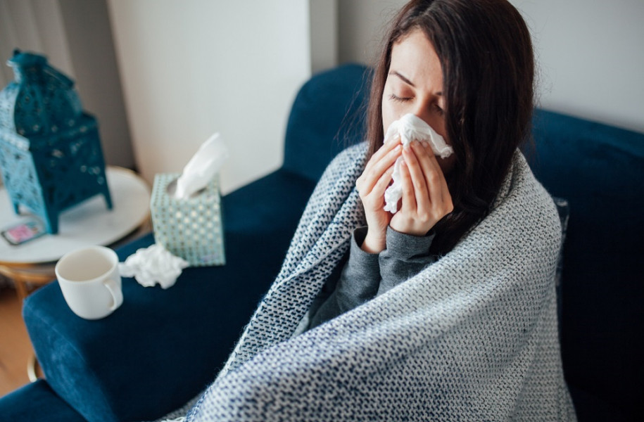 Omicron-Rhume-Grippe: symptômes similaires, comment agir?