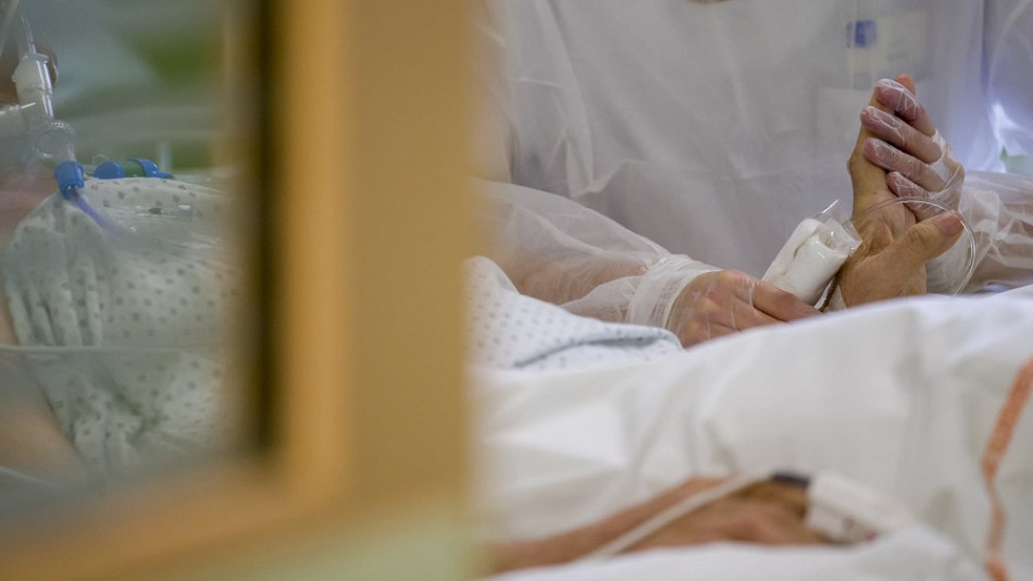 France/Covid-19 : les non-vaccinés représentent 56% des entrées en soins critiques et 42% des décès 