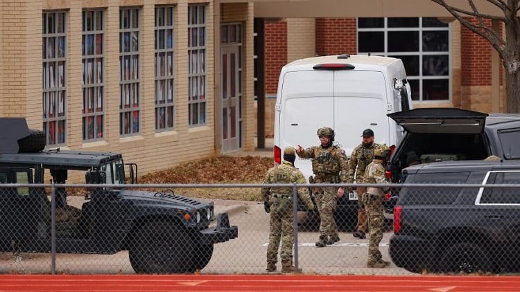 Prise d'otages terminée dans une synagogue au Texas, le ravisseur est mort 