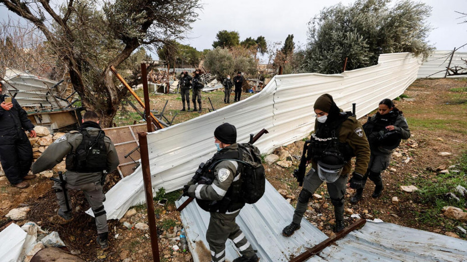  الشرطة الإسرائيلية تدمّر منزل عائلة فلسطينية 