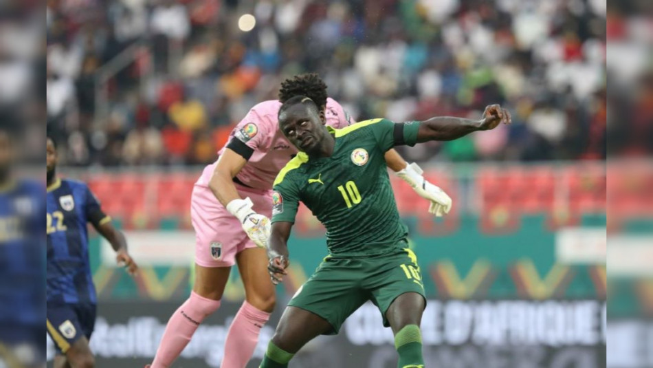 كأس إفريقيا .. إصابة خطيرة لحارس الرأس الأخضر وساديو ماني