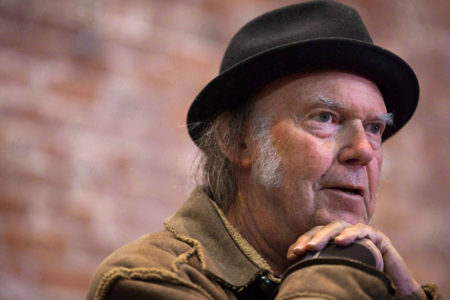 USA: le chanteur Neil Young se retire de Spotify, accusée de désinformation sur la Covid