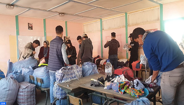 Essaouira: des membres de "MogaJeunes" viennent en aide aux sans-abri