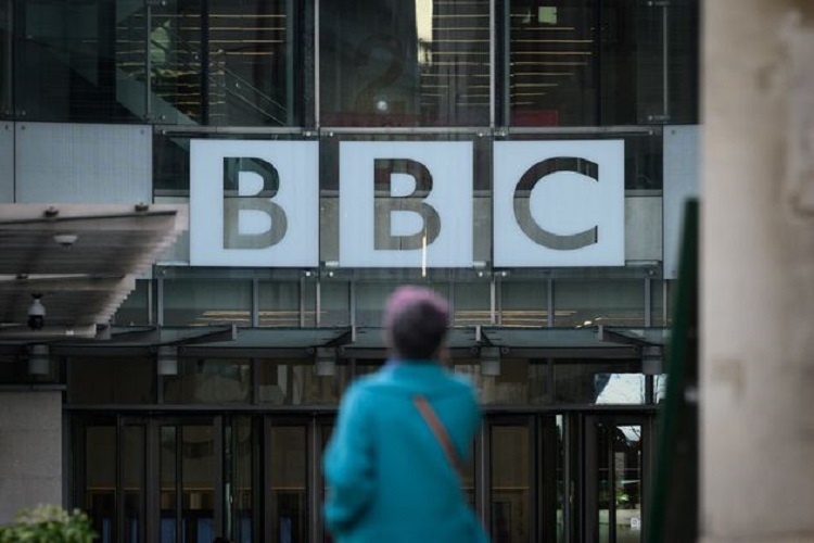 "بي بي سي" تخرس أثيرها العربي إلى الأبد
