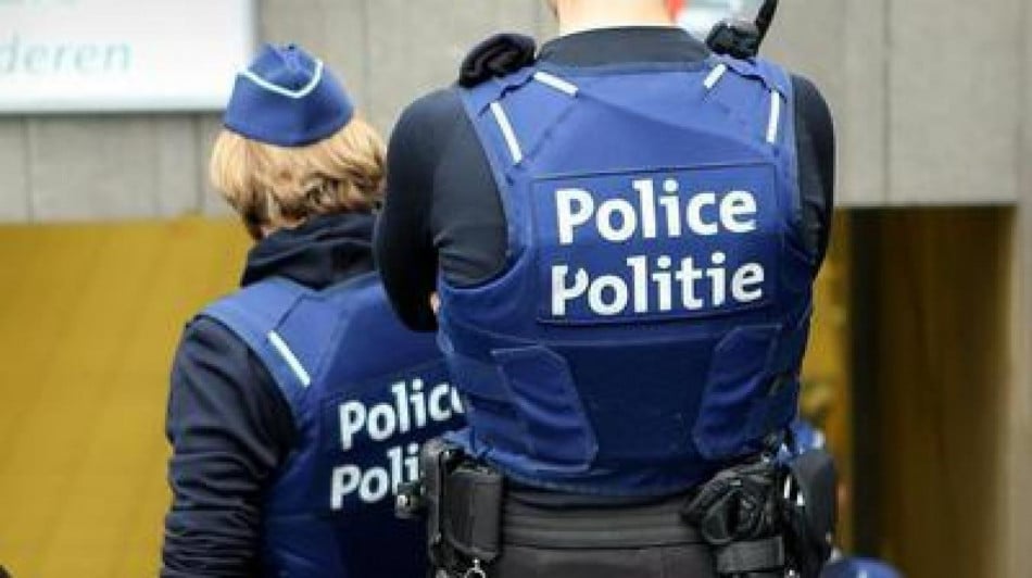 Belgique: une voiture fonce dans la foule lors d'un carnaval 