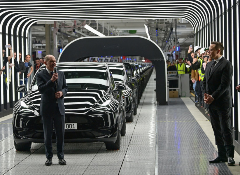 ألمانيا.. افتتاح أول مصنع أوروبي لشركة تسلا للسيارات الكهربائية 