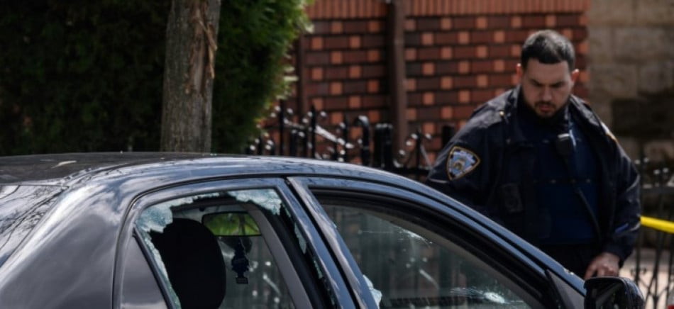 Violence à New York: une adolescente tuée, deux autres blessés par des balles perdues 