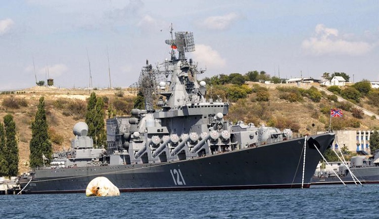 Ukraine: la Russie frappe après le naufrage du Moskva, Kiev s'attend au pire