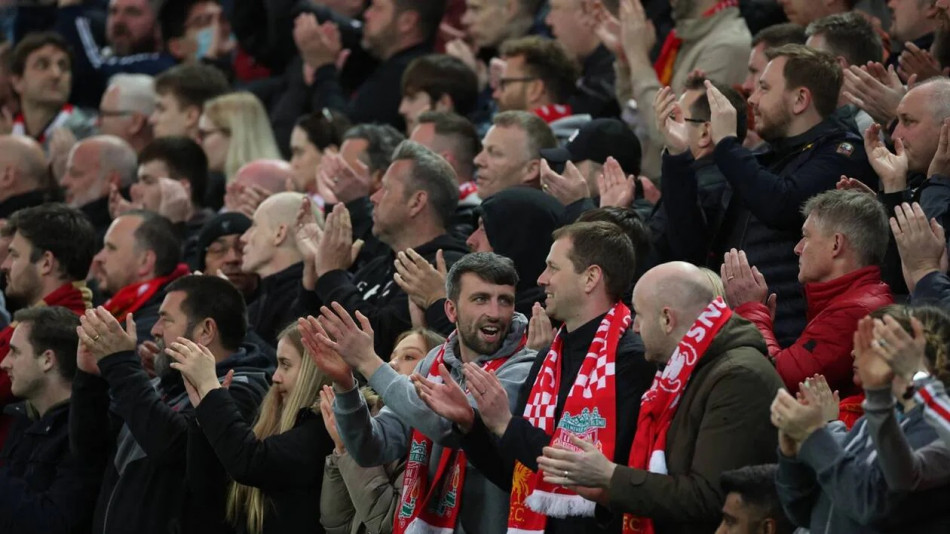 Angleterre: les supporters de Liverpool applaudissent Cristiano Ronaldo, endeuillé