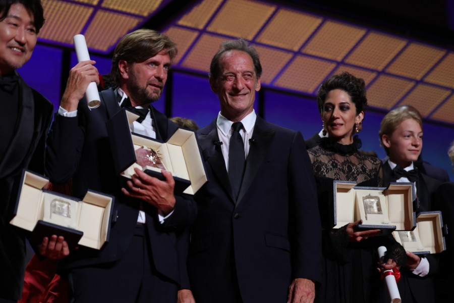 Cannes: Ruben Östlund rafle une 2e Palme d'or pour son hilarant "Sans filtre"