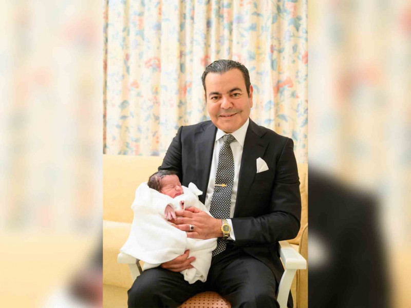 Naissance dans le foyer de SAR le Prince Moulay Rachid d'un nouveau-né que SM le Roi a baptisé du nom de SA le Prince Moulay Abdeslam