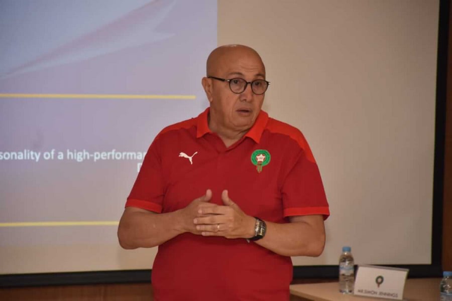  Le cadre national Jamal Fathi participe au symposium de la CAF aux côtés des entraîneurs de la CAN Côte d’Ivoire-2023