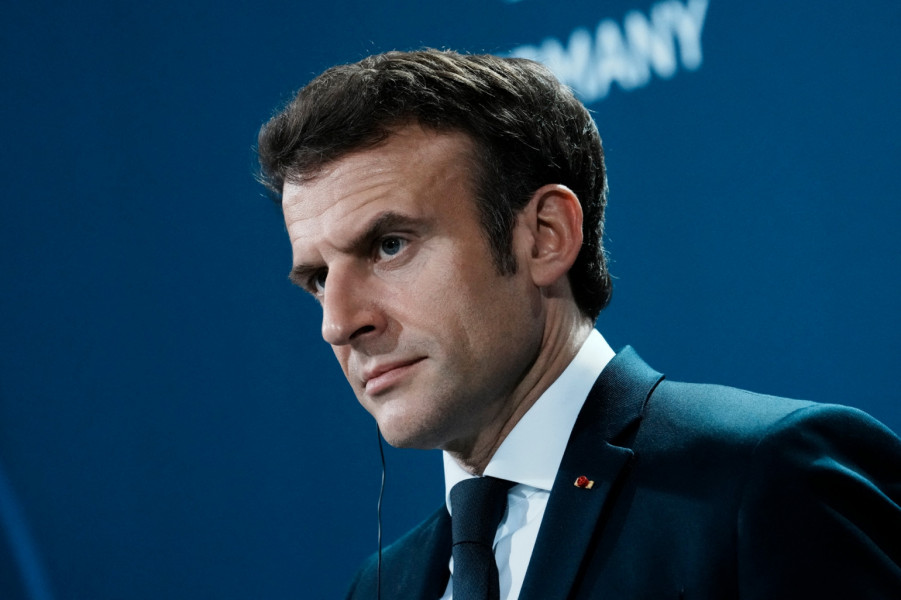 Législatives: Macron, en tête, perd sa majorité absolue