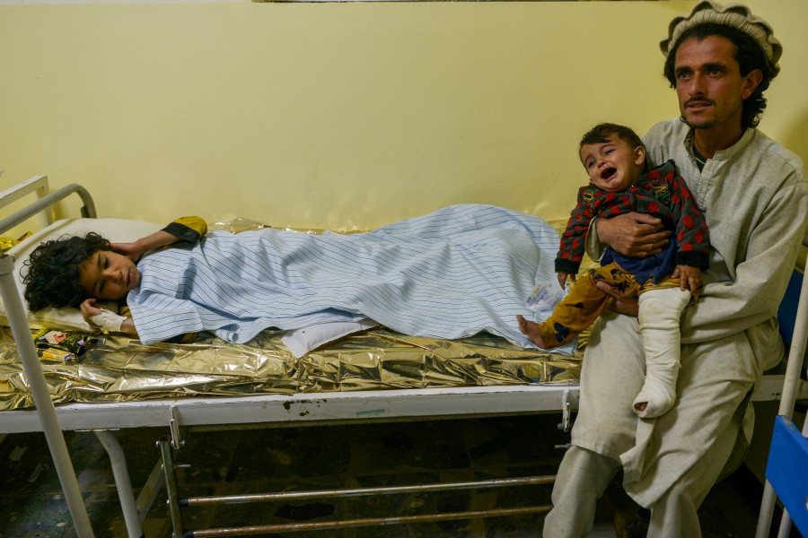 Au moins un millier de morts dans un puissant séisme en Afghanistan 