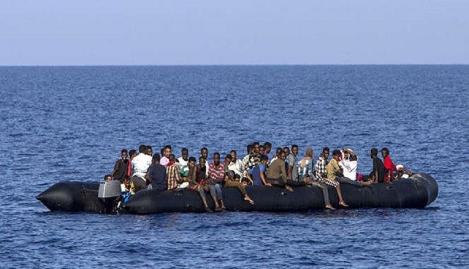 مقتل إمرأة حامل وفقدان 22 مهاجرا في غرق قارب