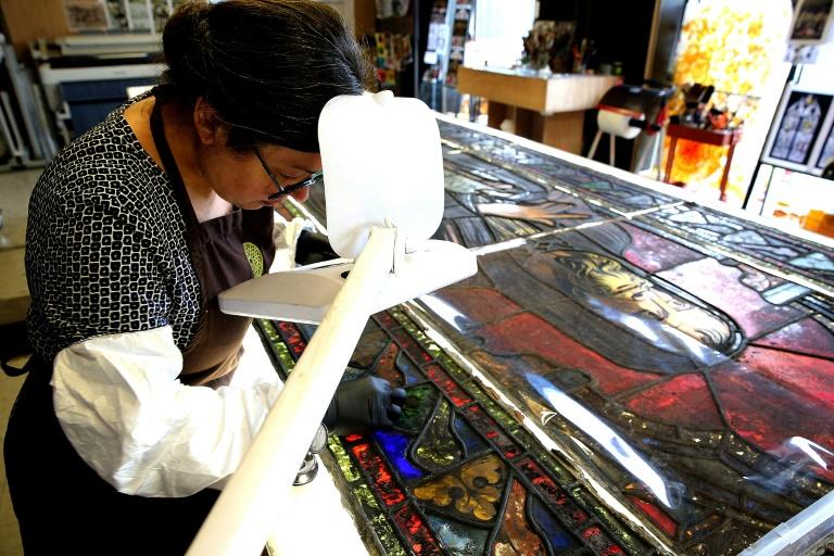 Notre-Dame de Paris: place à la restauration des vitraux encrassés par l'incendie