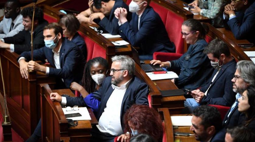 فرنسا .. ربطات العنق تثير انقساما داخل البرلمان 