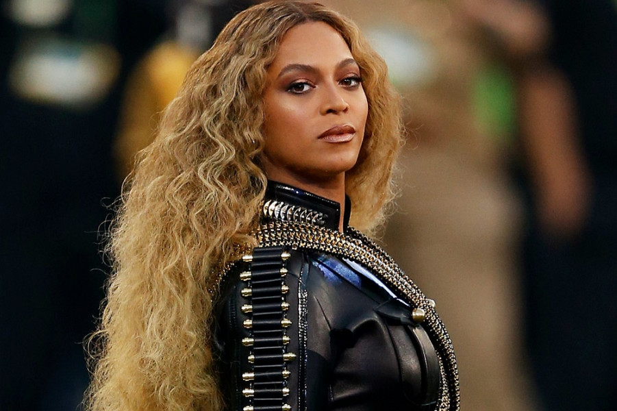 Beyonce frappe fort avec son nouvel album