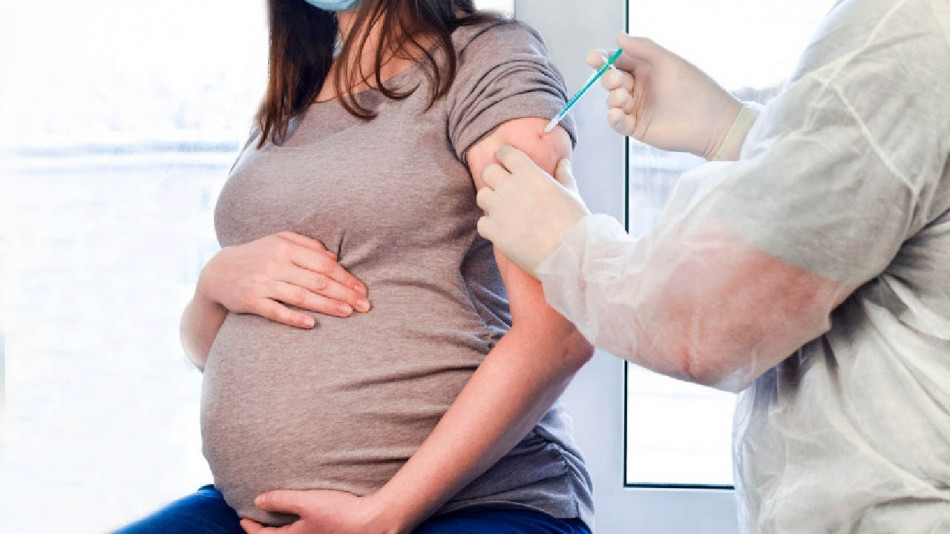 Le vaccin contre la Covid-19 aurait moins d'effets secondaires chez les femmes enceintes