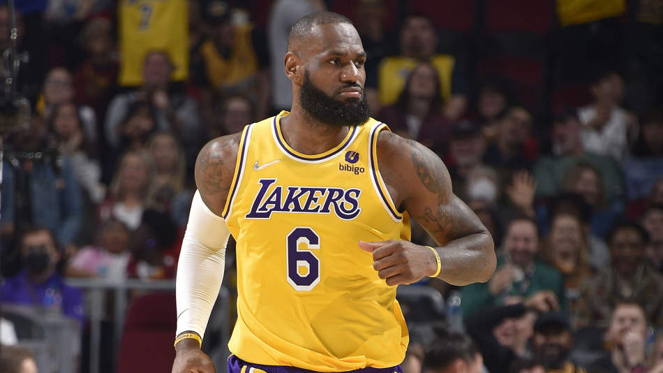 NBA: LeBron James prolonge son bail avec les Lakers 