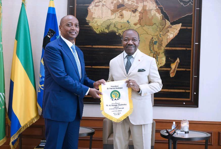 Gabon: le président de la CAF reçu par le président Ali Bongo