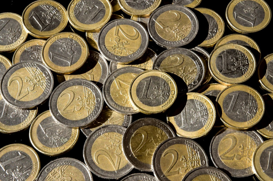 اليورو يتراجع من جديد بعد وقف غاز نورد ستريم
