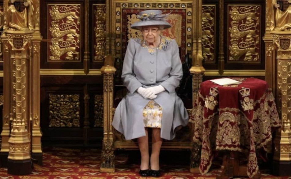 إليزابيث الثانية .. الملكة التي أحبها البريطانيون  