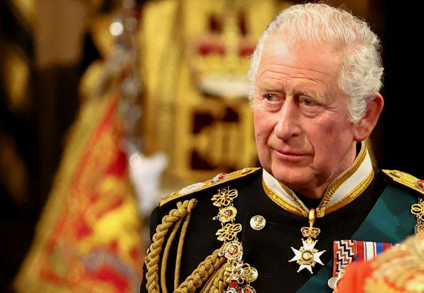 Charles III proclamé roi en public sur le balcon du palais Saint-James à Londres