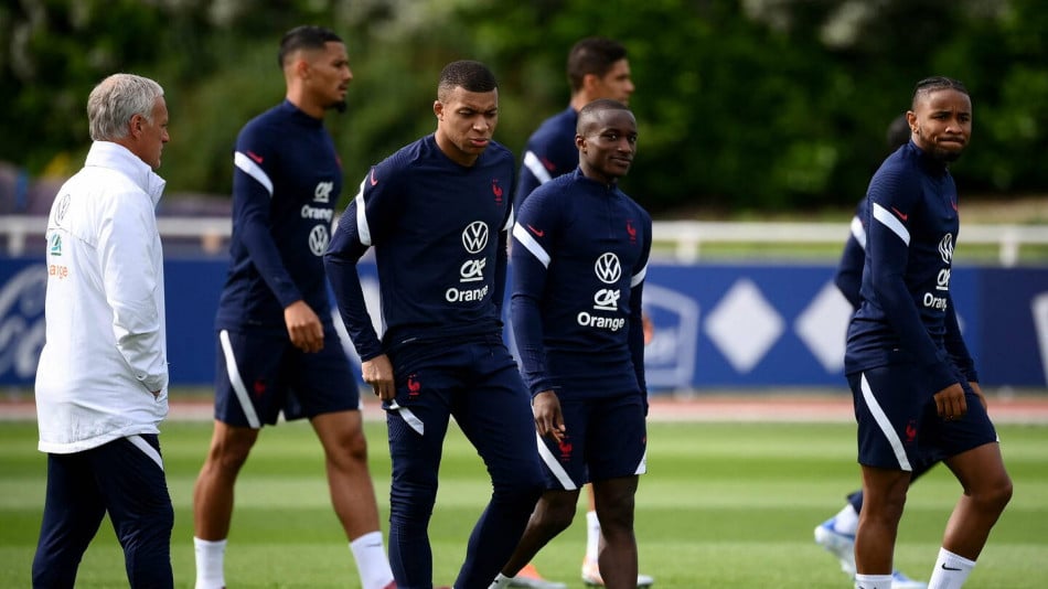 Foot/Equipe de France: stage express, infirmerie pleine et enjeux partiels