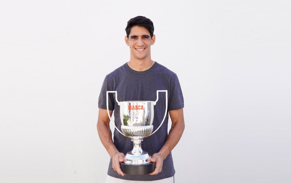 Zamora: Yassine Bounou reçoit son trophée