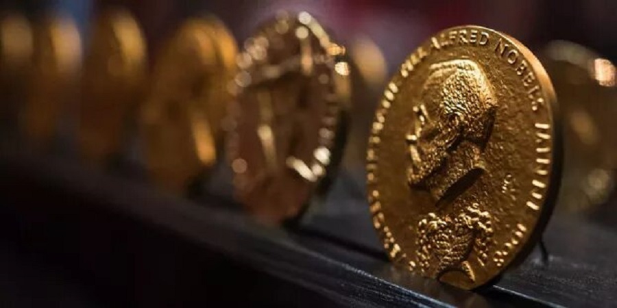 Le Nobel de la paix au Bélarusse Beliatski, à l'ONG russe Memorial et au CCL ukrainien