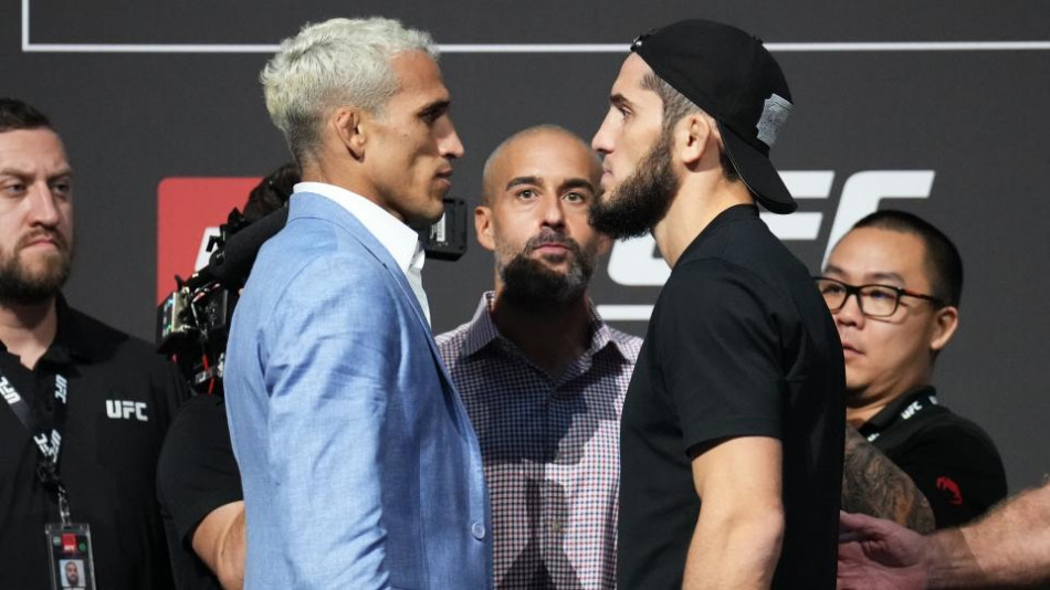 UFC: Oliveira vs Islam Makhachev, le "champion" contre "l'héritier"