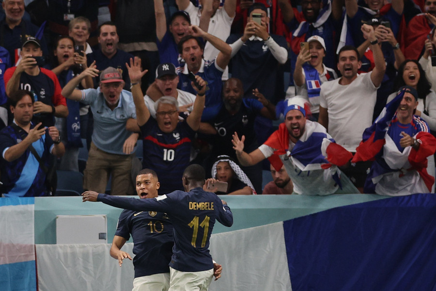 Mondial: la France, tenante du titre, bat l'Australie 4-1 grâce à un doublé de Giroud