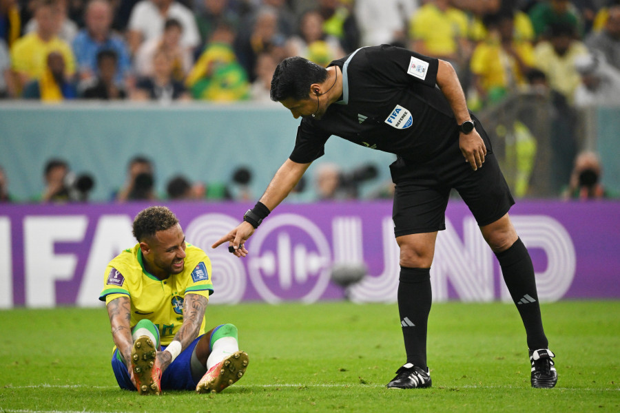 Mondial: Neymar, touché à la cheville droite, sera forfait contre la Suisse (médecin du Brésil)