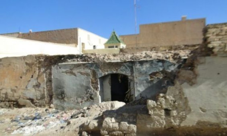 Ville d'Al Aroui: localisation du lieu d'enterrement d'ossements humains à l'intérieur des ruines d'une maison abandonnée