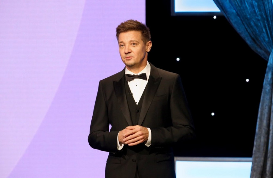 La star américaine Jeremy Renner se blesse grièvement en déneigeant