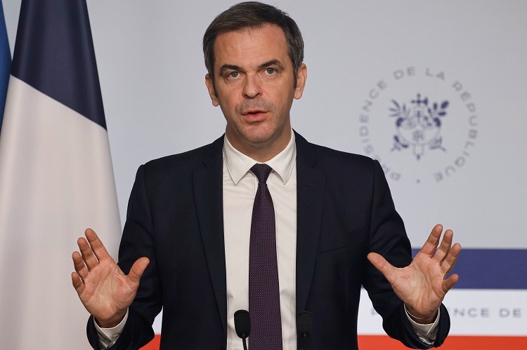 France: la réforme des retraites dévoilée, la bataille commence 