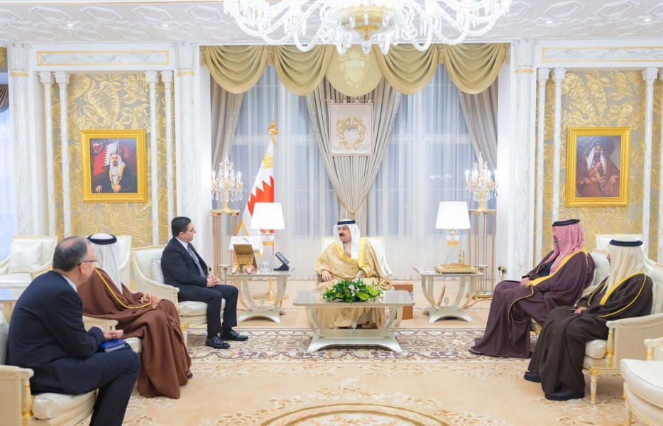 Le Roi du Bahreïn, Hamed ben Issa Al Khalifa, reçoit Nasser Bourita à Manama