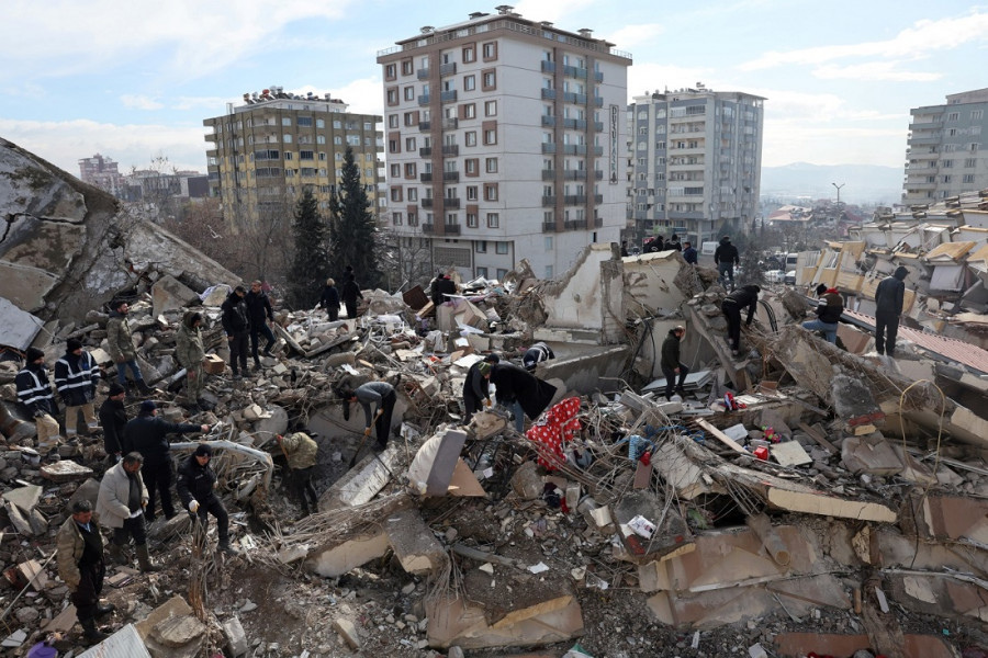 زلزال تركيا .. أكثر من 9 آلاف قتيل وجهود الإنقاذ متواصلة 