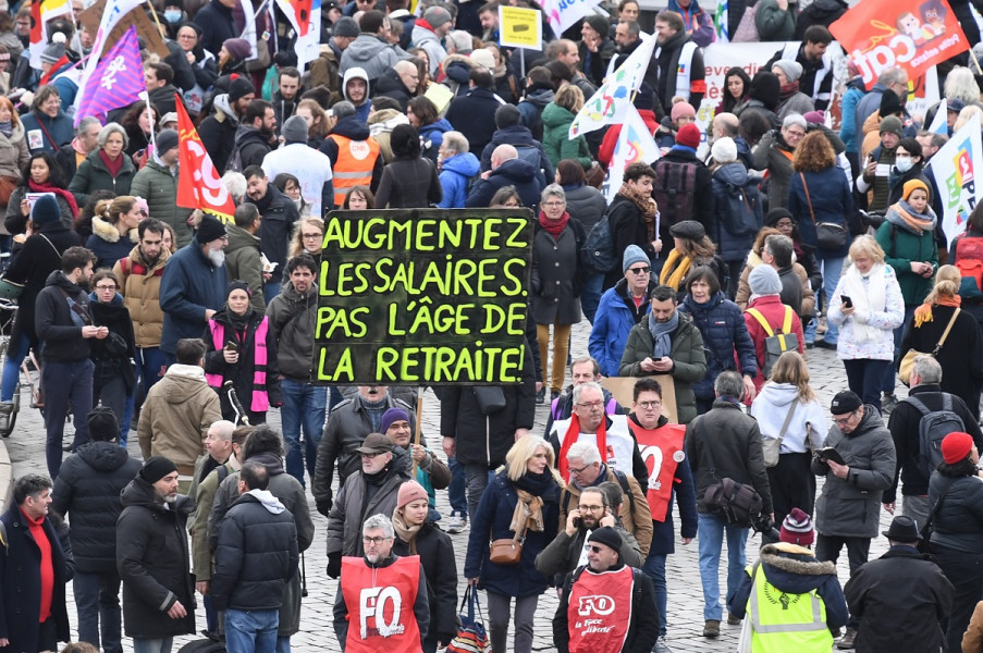 Nouvelles manifestations en France, la place de la Concorde interdite 