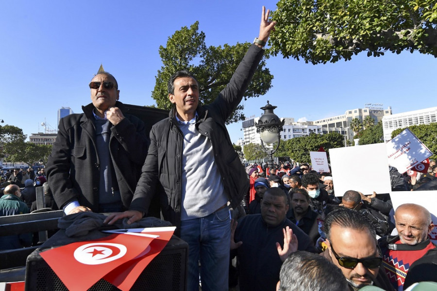 حملة اعتقالات غير مسبوقة تتسع في تونس وتشمل رموز المعارضة