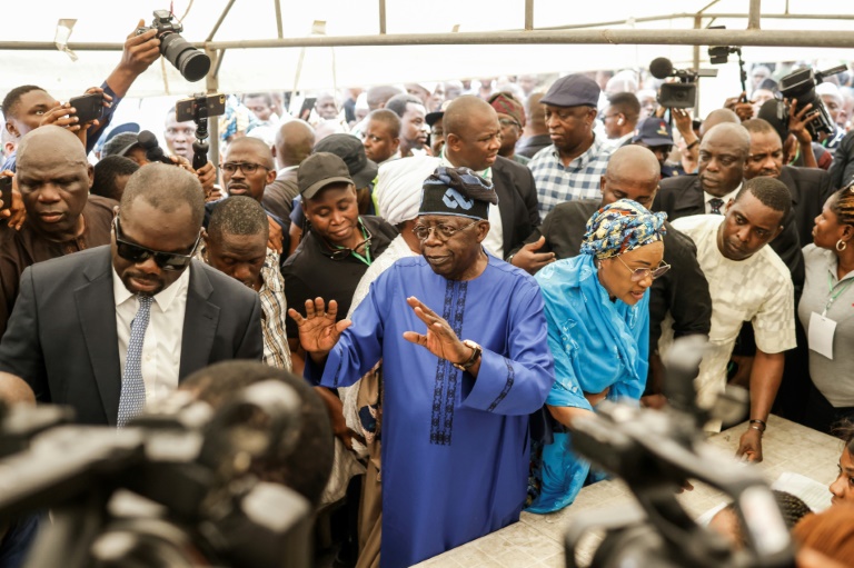 نيجيريا.. بولا تينبو يفوز بالانتخابات الرئاسية