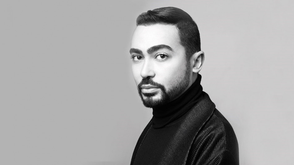 محمد آشي.. مصمم سعودي ترتدي النجمات العالميات أزياءه
