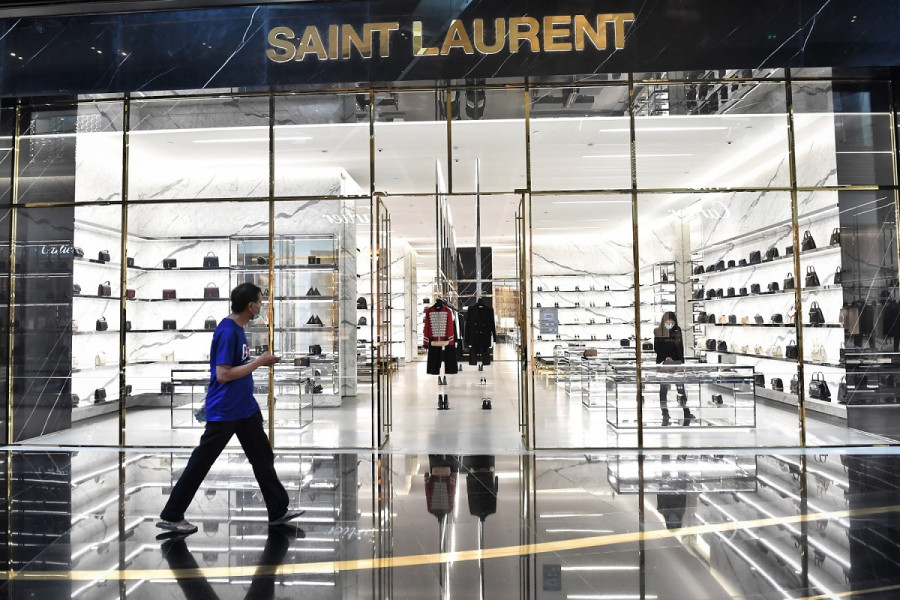 Saint Laurent va créer une société de production de films qui fera ses débuts à Cannes