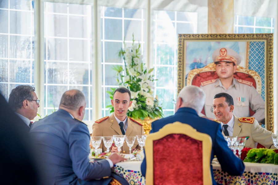 SAR le Prince Héritier Moulay El Hassan préside le déjeuner offert par SM le Roi à l'occasion du 67e anniversaire des FAR