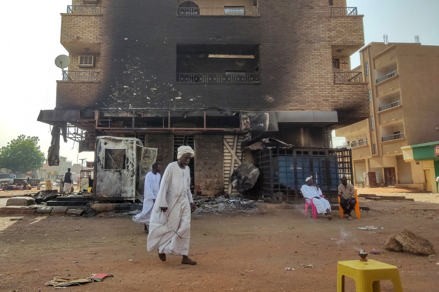 Soudan: les deux camps s'accusent de violer la trêve, les civils toujours pris au piège 