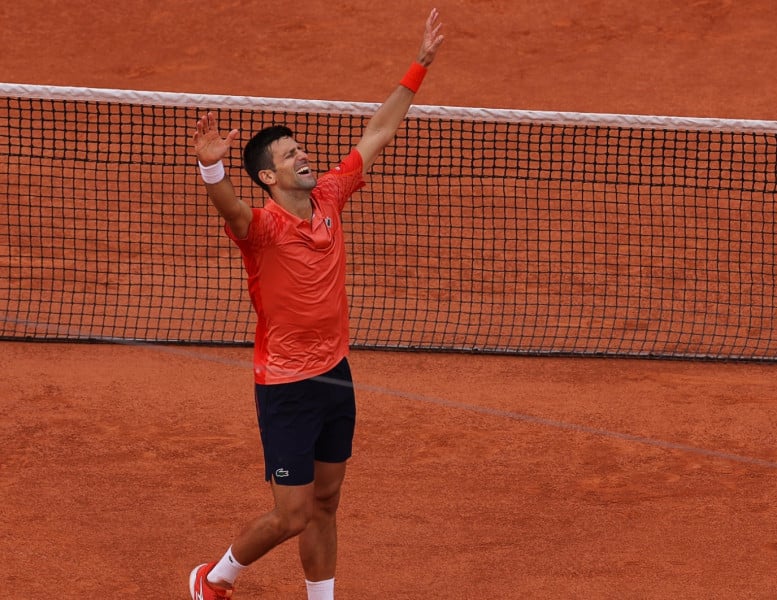 Roland-Garros: Djokovic devient le premier homme à remporter 23 titres du Grand Chelem