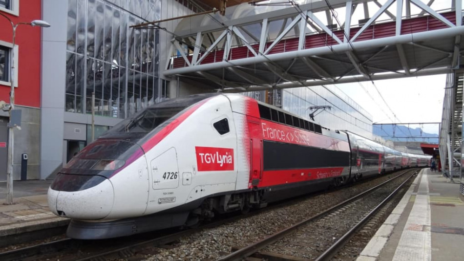 Coup de feu dans le TGV Annecy-Paris: l'auteur mis en examen et écroué