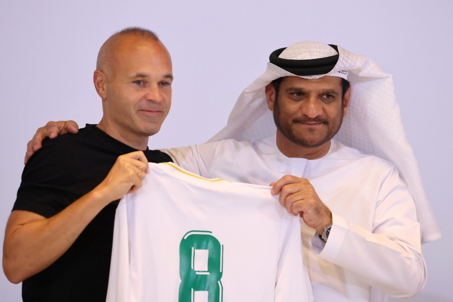 L'ex-star du Barça Iniesta rejoint un club des Emirats